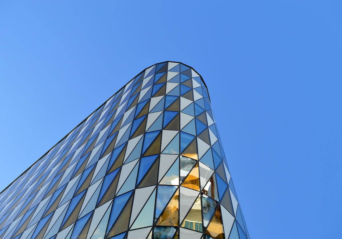 开云app-库兹马等一众17级球员提前续约，后浪奔涌形式各异